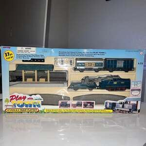 play town 37 pcs b/o train playset 1996 scale 1:72 (G)